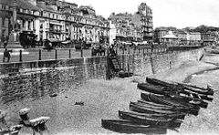 White-Rock-Parade-and-Beach.-taken-from-off-the-pier.-1910.